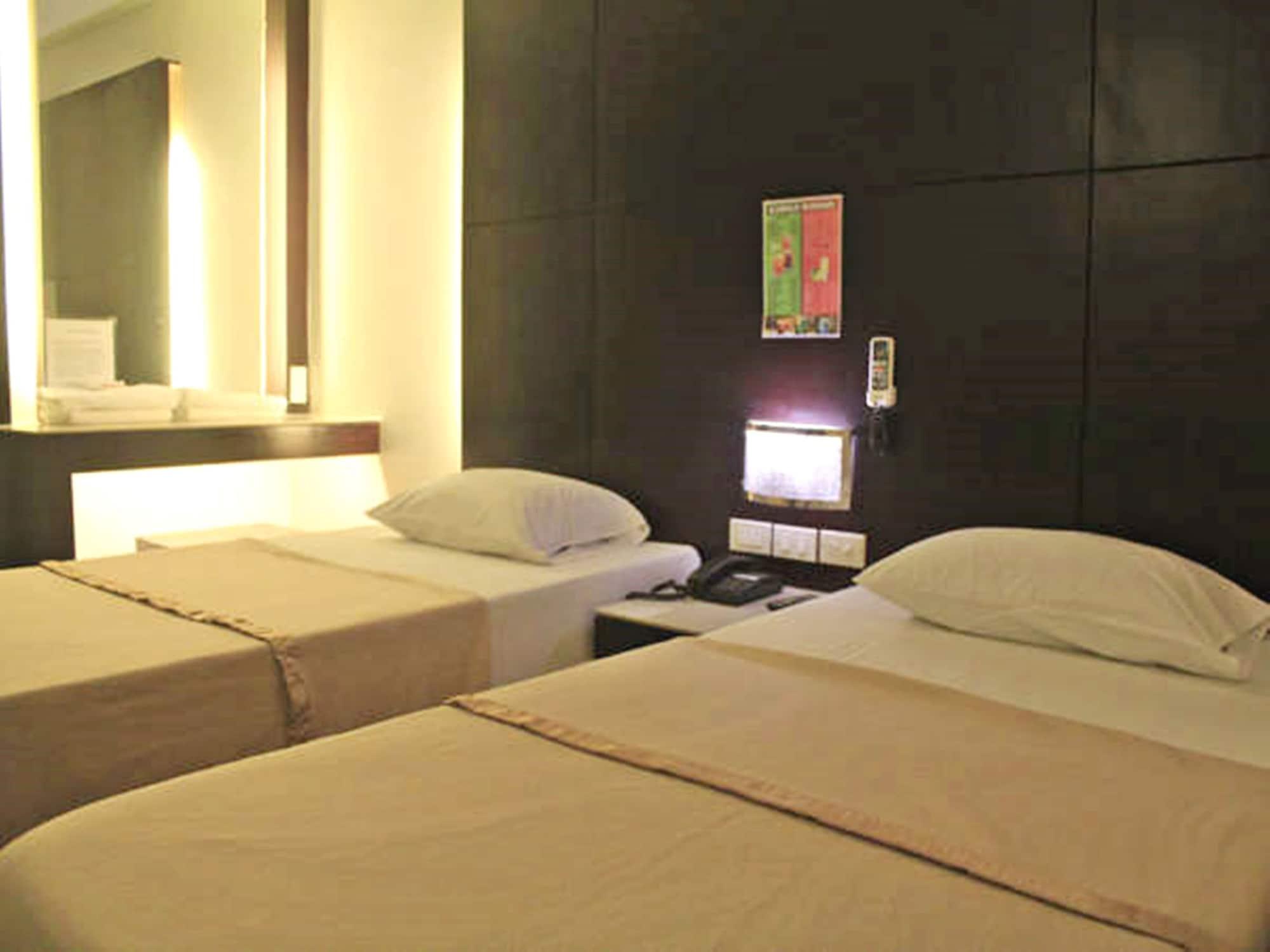 Vista Hotel Cubao Quezon City Bagian luar foto