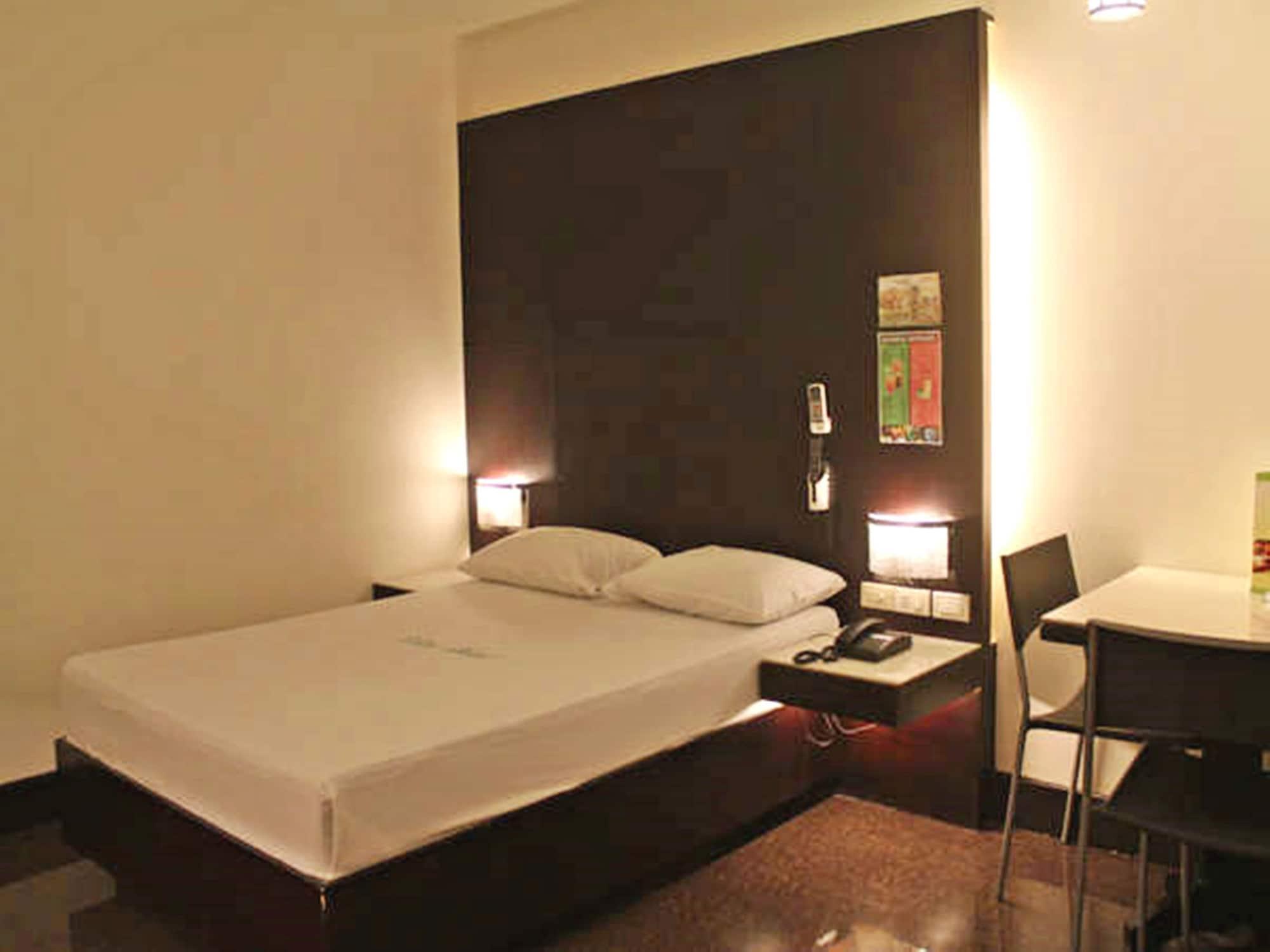 Vista Hotel Cubao Quezon City Bagian luar foto