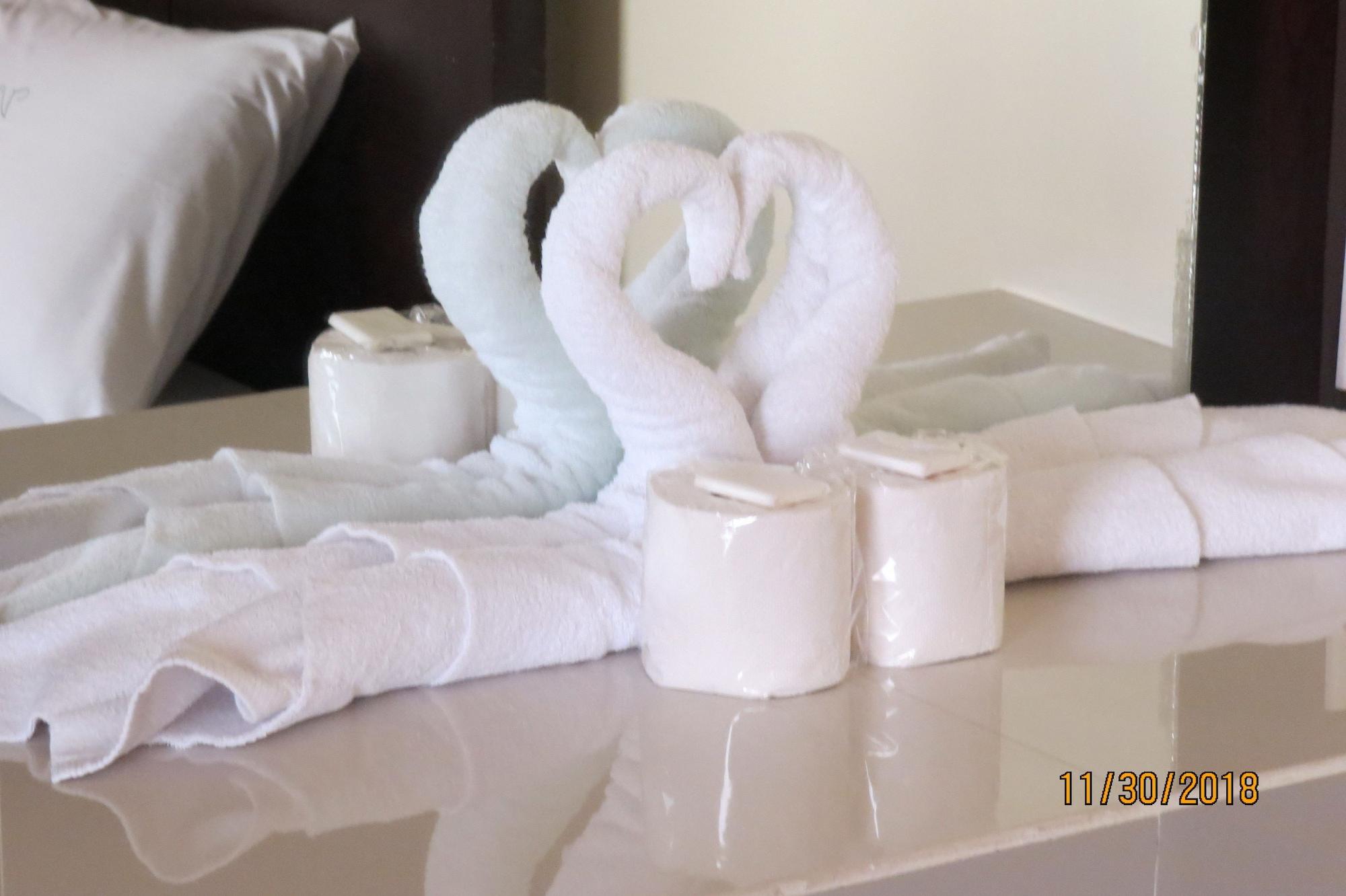 Vista Hotel Cubao Quezon City Bagian luar foto