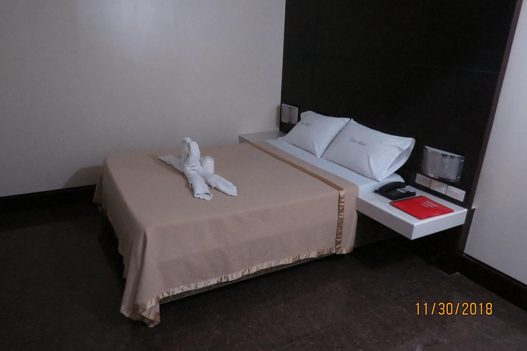 Vista Hotel Cubao Quezon City Bagian luar foto