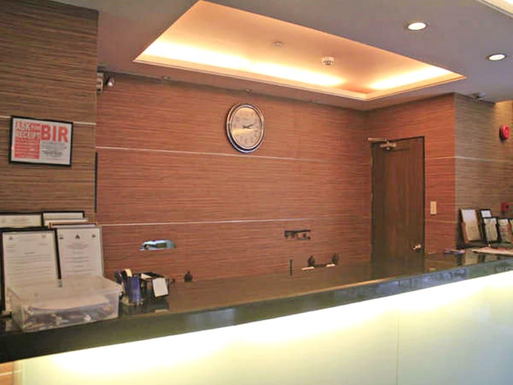 Vista Hotel Cubao Quezon City Bagian luar foto