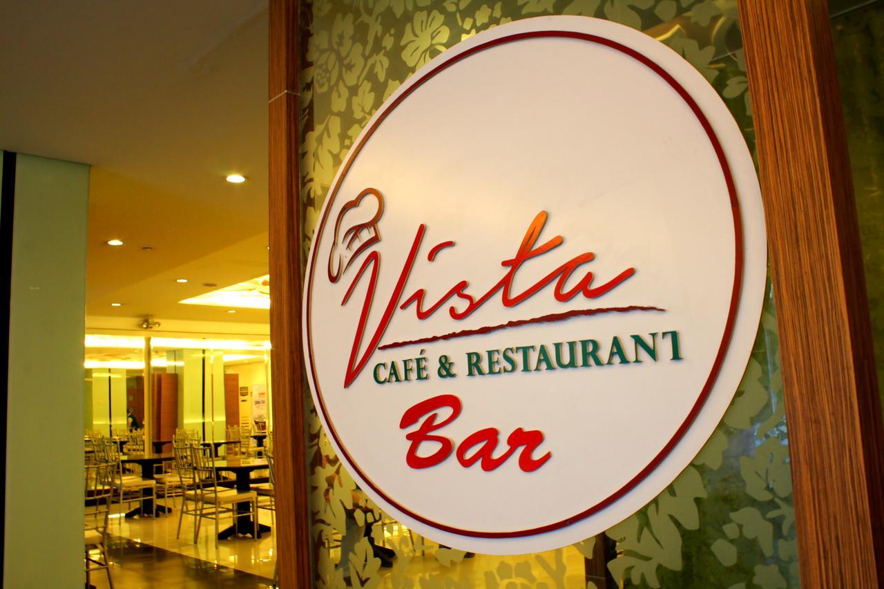 Vista Hotel Cubao Quezon City Bagian luar foto