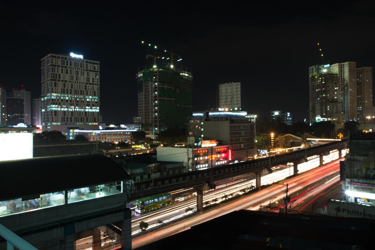 Vista Hotel Cubao Quezon City Bagian luar foto