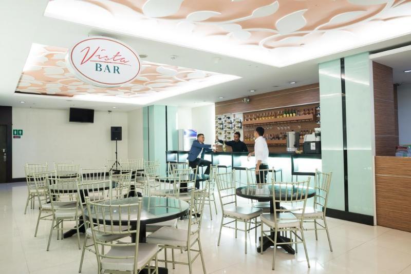 Vista Hotel Cubao Quezon City Bagian luar foto